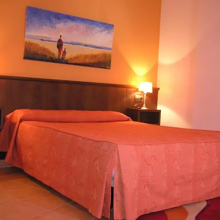 奥特里维内斯酒店 2* 科伦加