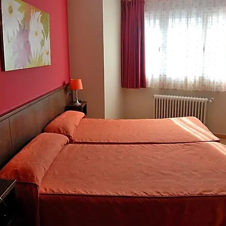 Hotel Entrevines 2*