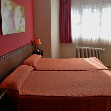 Hotel Entrevines 2*
